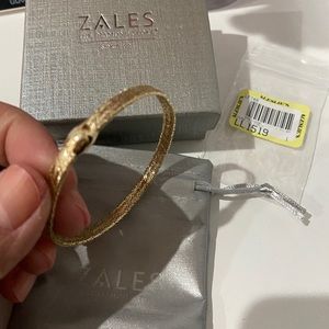 14 K stretchy bangle